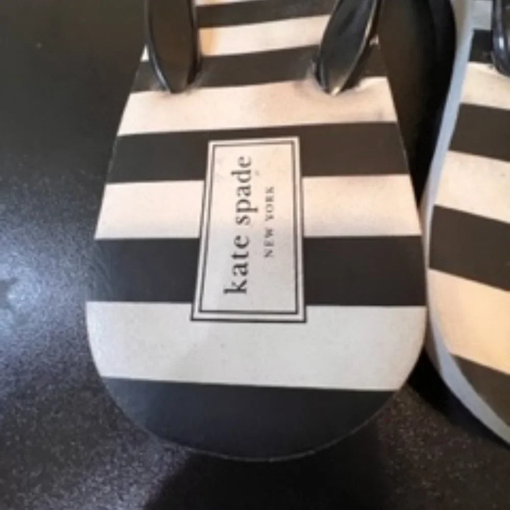 Kate Spade size 8 flip flop slipper sandals